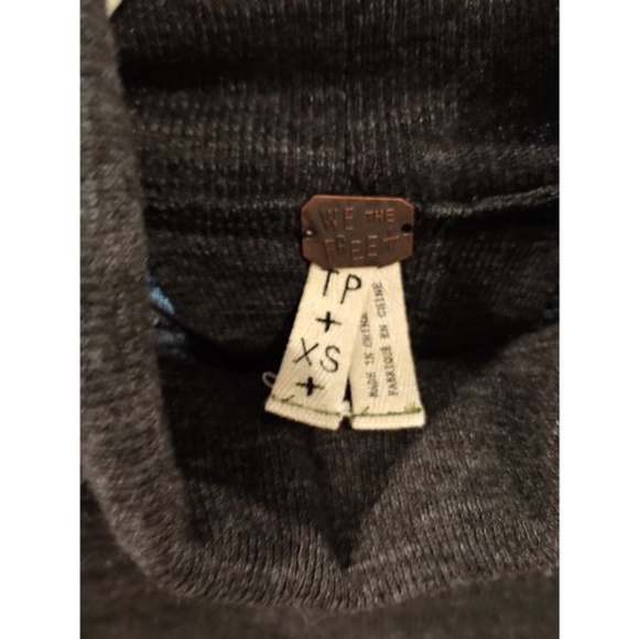 Free People split back turtleneck - Picture 3 of 3